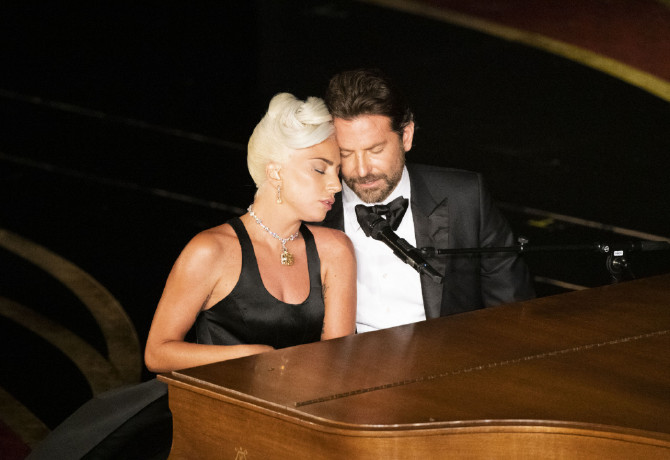 Bradley Cooper végre elárulta, milyen viszony fűzi Lady Gagához