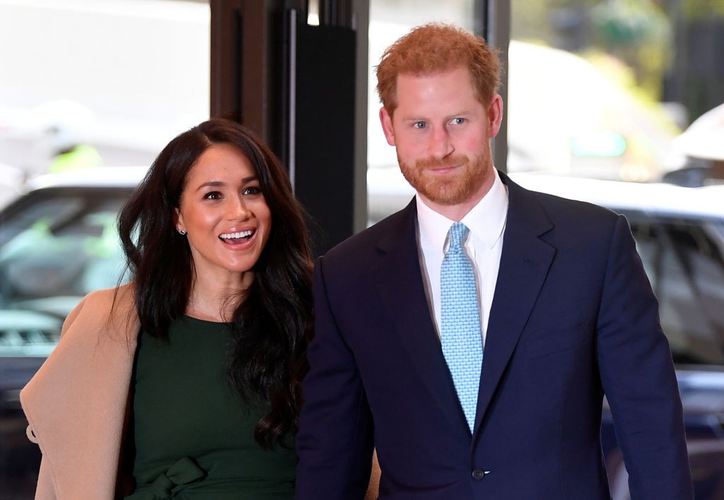 Hajléktalan nőkön segített Harry herceg és Meghan Markle