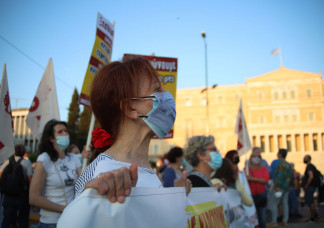 A családon belüli erőszak ellen tüntetnek a görög nők