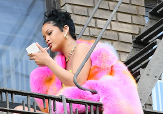 Rihanna sokkal több pénzt keres a valódi nevével, mint a zenével