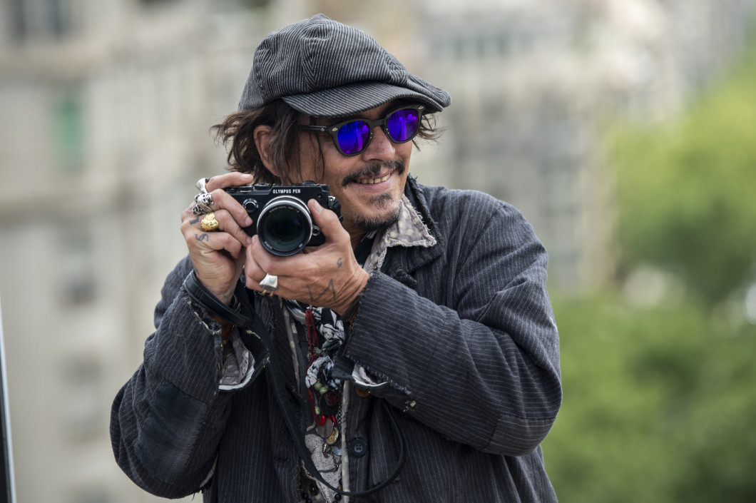 Dagad a botrány Johnny Depp kitüntetése körül