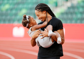 Ösztöndíjjal segíti a sportoló anyákat az olimpiai bajnok