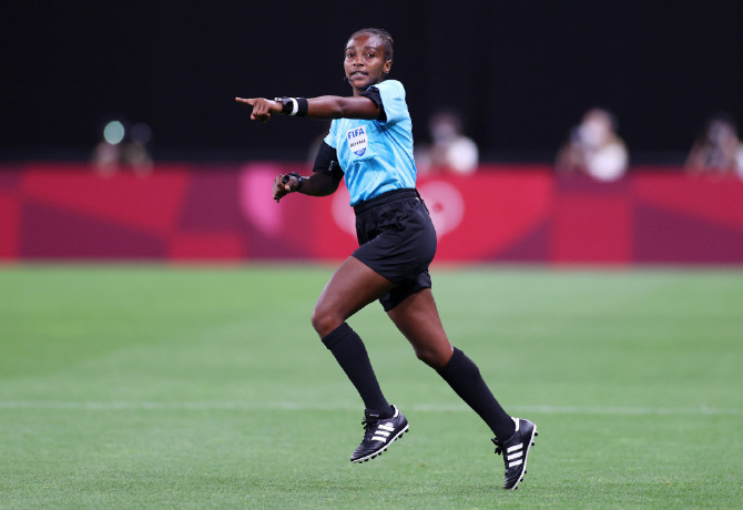 Először lesz női játékvezetője az afrikai labdarúgó-bajnokságnak