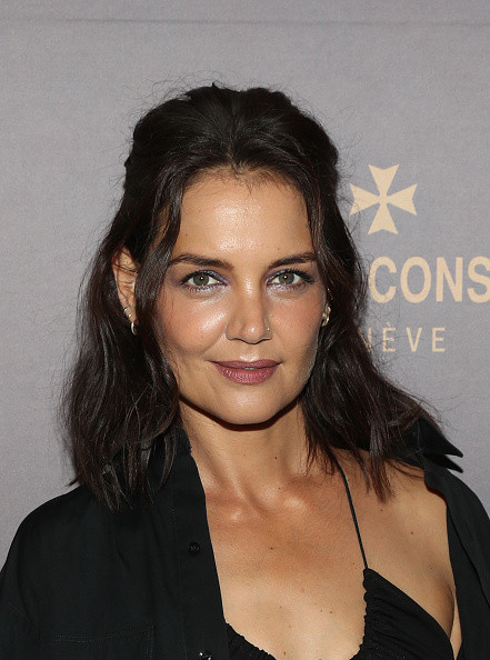 Katie Holmes nem rejtegeti terhesség utáni csíkjait