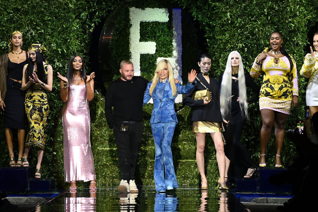 Divattörténelmet írt a Fendi és a Versace közös show-ja Milánóban