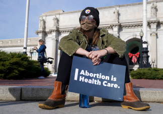 Kalifornia állam felajánlja segítségét az abortusztól eltiltott nőknek