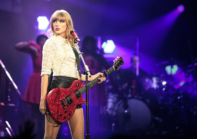Dalszövege miatt állhat bíróság elé Taylor Swift
