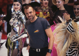 Haute couture álomteremtő – Manfred Thierry Muglerre emlékezünk
