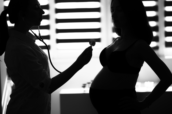 Kiugróan sok orvos tagadja meg az abortuszt