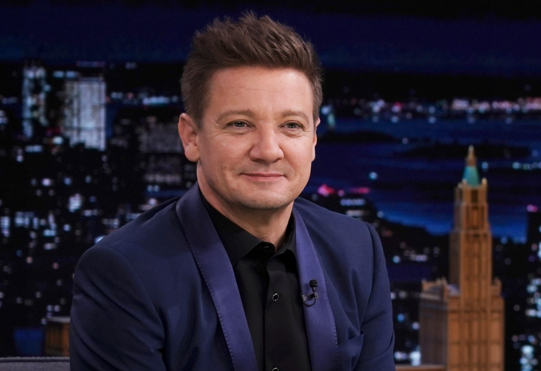 Jeremy Renner brutális balesetet szenvedett, kritikus az állapota