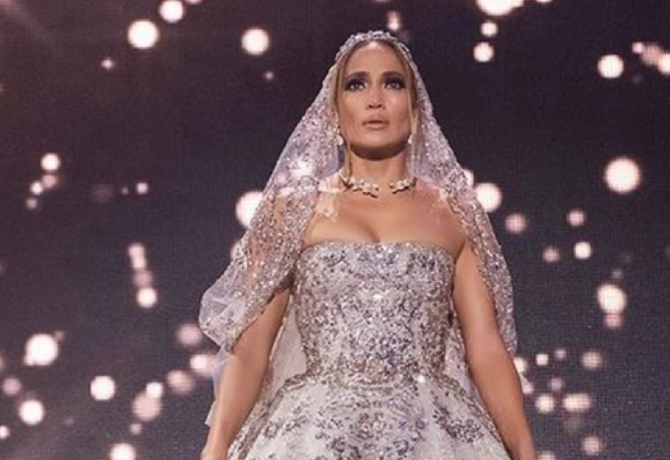 5 dolog, amit nem tudtál Zuhair Muradról, akinek a ruhájában esküdött Jennifer Lopez