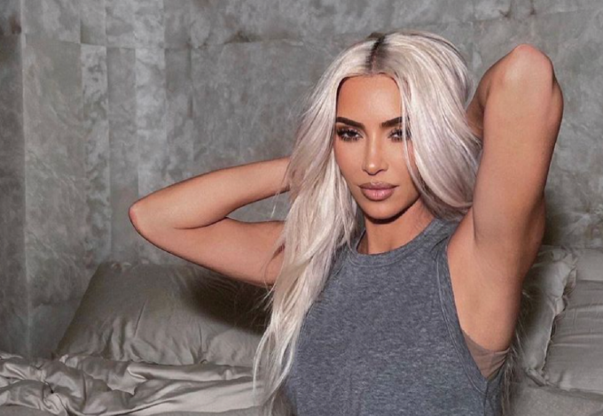 Kim Kardashian trendet teremtett: a folyékony haj az új őrület