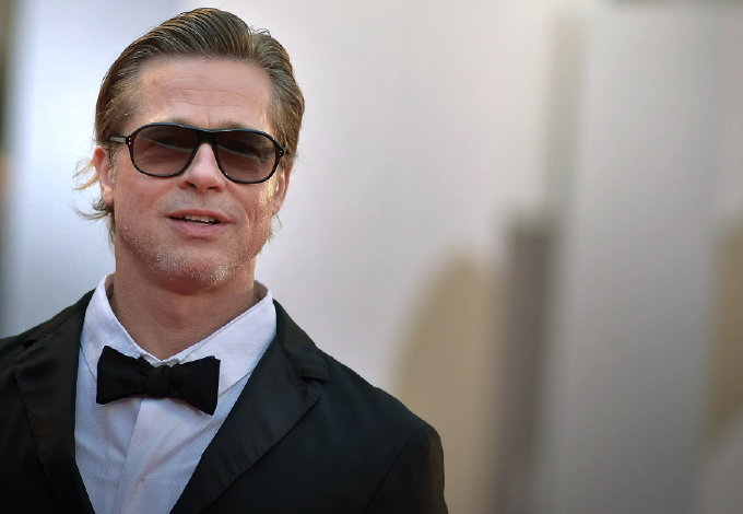 Brad Pitt szobrászként debütált: a sztár alkotásaiból kiállítás nyílt