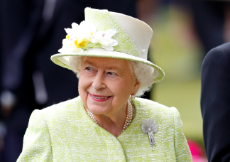 Erzsébet királynő olyat tesz, mint még soha romló egészsége miatt