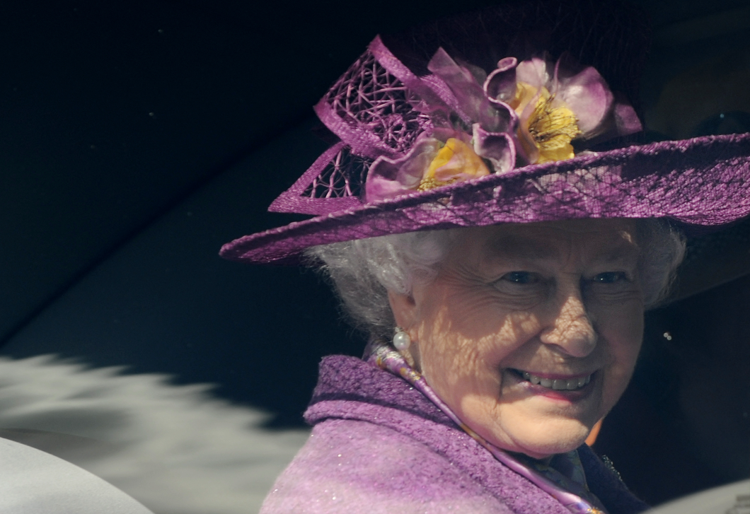 Döbbenet: II. Erzsébet királynő halála miatt hiánycikk lett ez a termék 