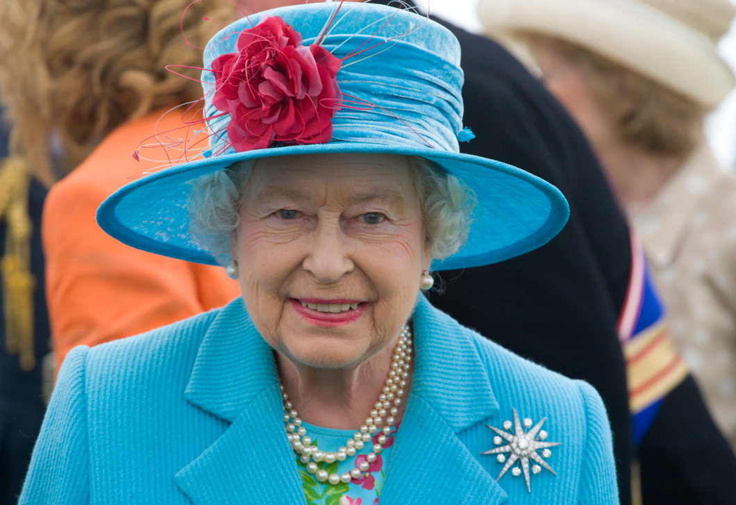 Soha nem látott fotók kerültek elő Erzsébet királynőről