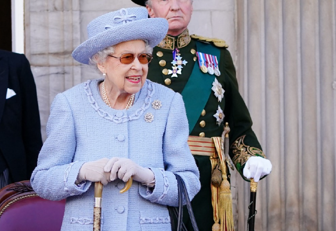 Döbbenetes: ez történik, ha Erzsébet királynő nem a Buckingham-palotában hal meg
