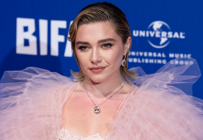 Ma mindenki Florence Pugh rózsaszín ruhájáról beszél