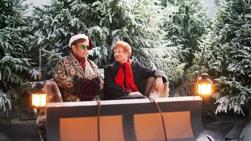 Közös karácsonyi slágert írt Ed Sheeran és Elton John