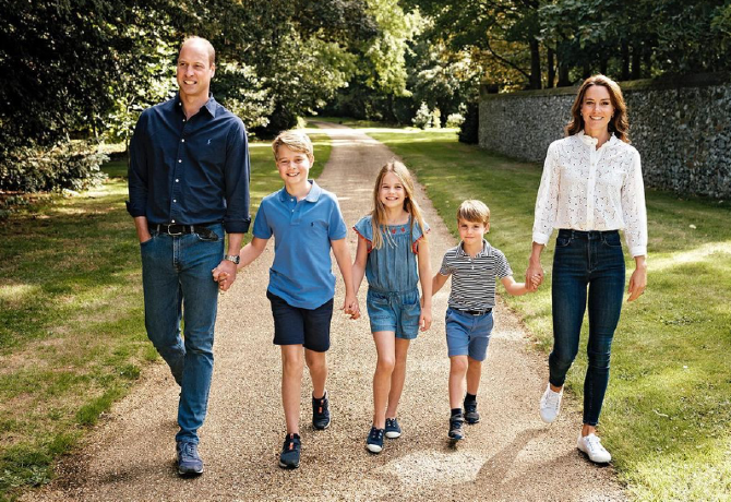 Katalin hercegné családi fotóitól mindenkinek könny szökik a szemébe