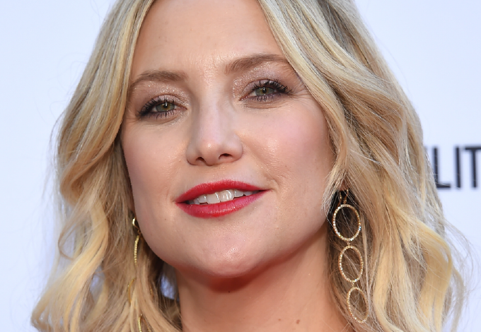 Kate Hudson félmeztelen fotót posztolt