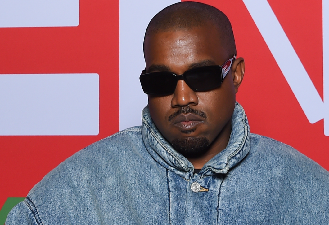 Meglepő fordulat: a világmárka is kihátrált Kanye West mellől