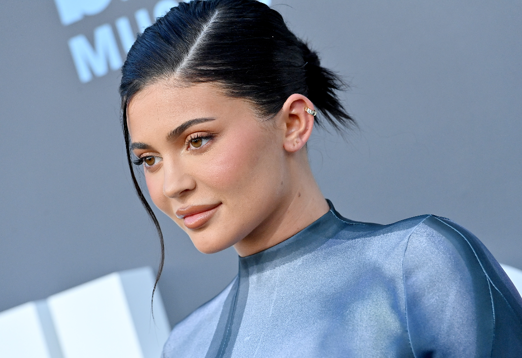 Kylie Jenner egy 40 millió forintos táskát kapott ajándékba születésnapjára