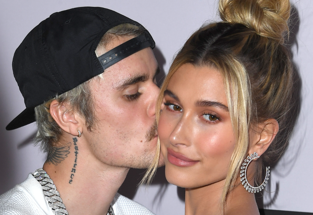 Hailey Bieber elárulta, hogy Justin Bieberrel beengednének-e egy harmadikat az ágyukba