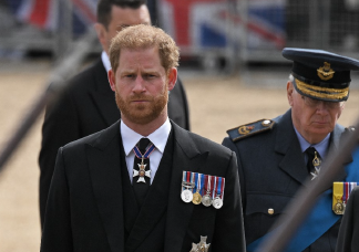 „Ez nyilvános büntetés” – Harry herceg helye a temetésen kiakasztotta az internetet