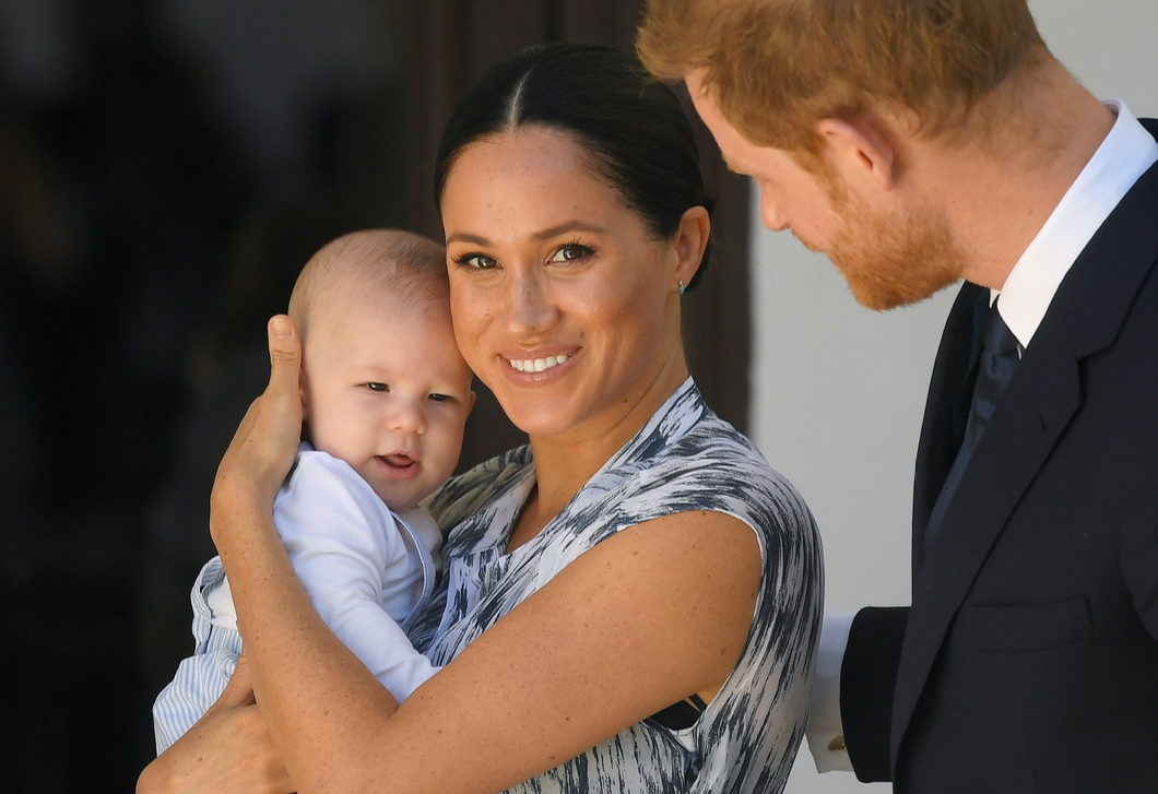 Ez a nap videója: így játszik a zongorán Harry és Meghan kisfia, Archie