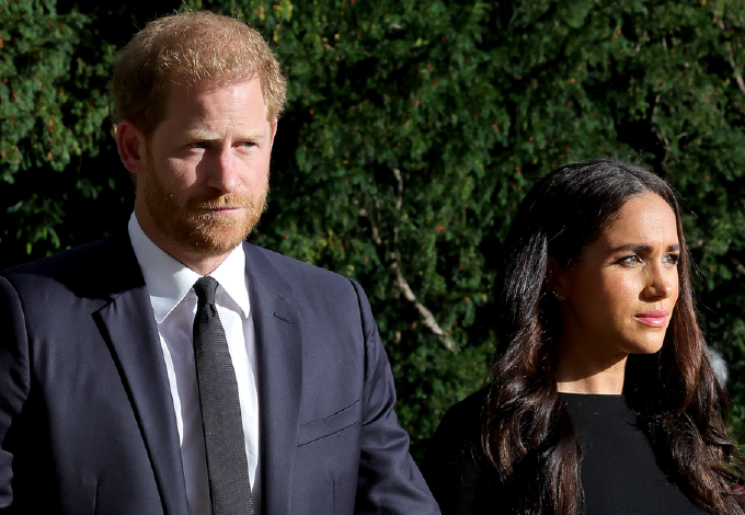 Egyre nagyobb a botrány: már a rendező is kiszállt Harry herceg és Meghan Markle filmjéből