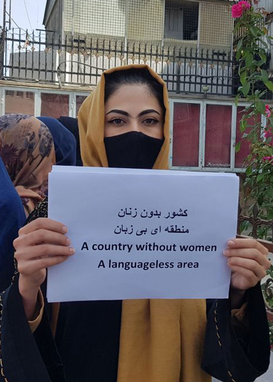 Elhallgattatják az újságírónőket a tálibok