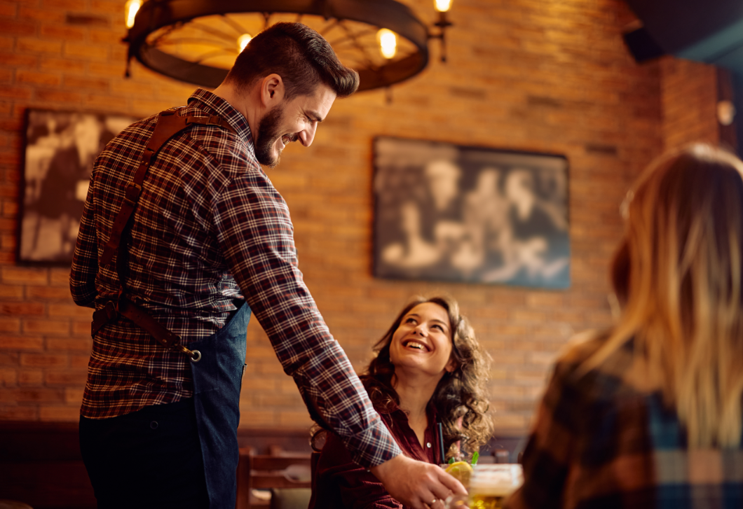 Ahogy a pincérrel beszélsz vagy ahogy a pohárból iszol – pszichológusok szerint ezek a szokások árulkodnak a személyiségedről