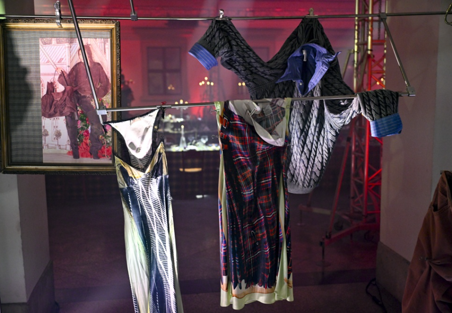 A Glenn Martens H&M esemény lángra lobbantotta Varsót nyers, brit excentrikus stílusával, főkép