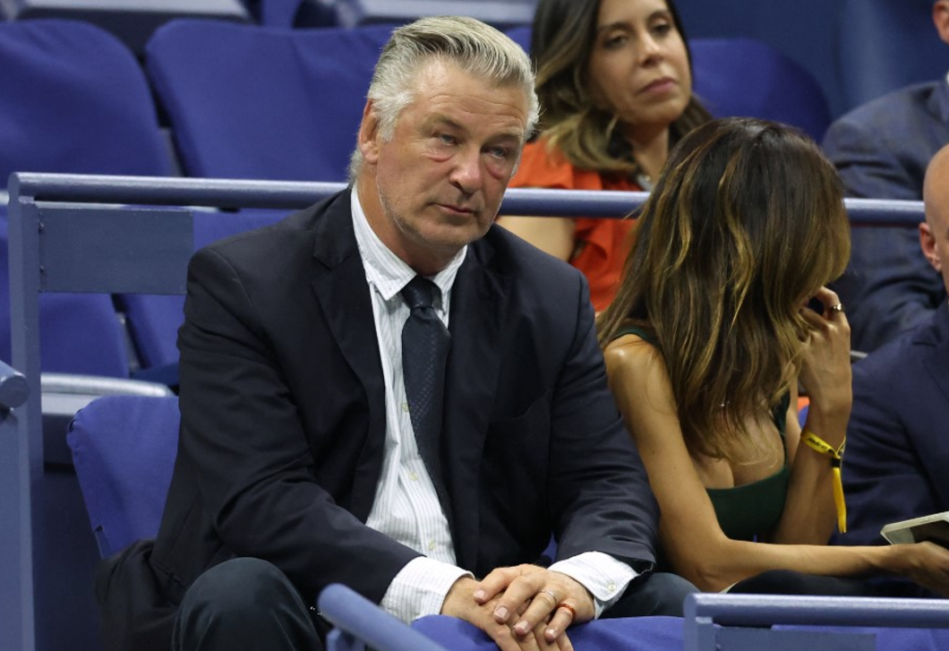 Ez a padló lesz 2026 slágere – avagy Alec Baldwin a konyhában sakkozik 