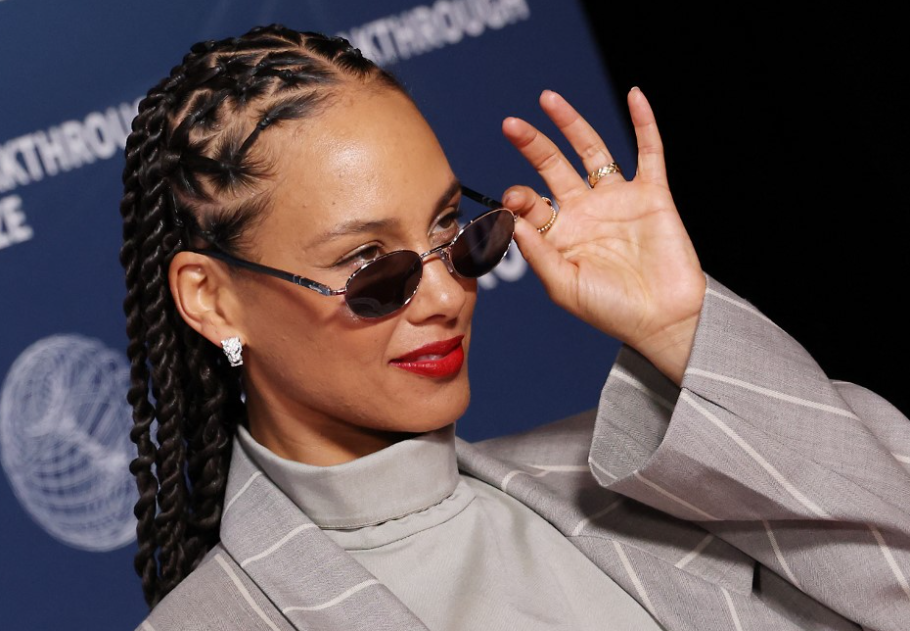 Alacsony bútorok, földközeli tér – Alicia Keys nappalija ezért ennyire emberközeli és hívogató, főkép