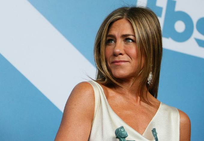 Jennifer Aniston fehér bikiniben robbantotta fel az internetet