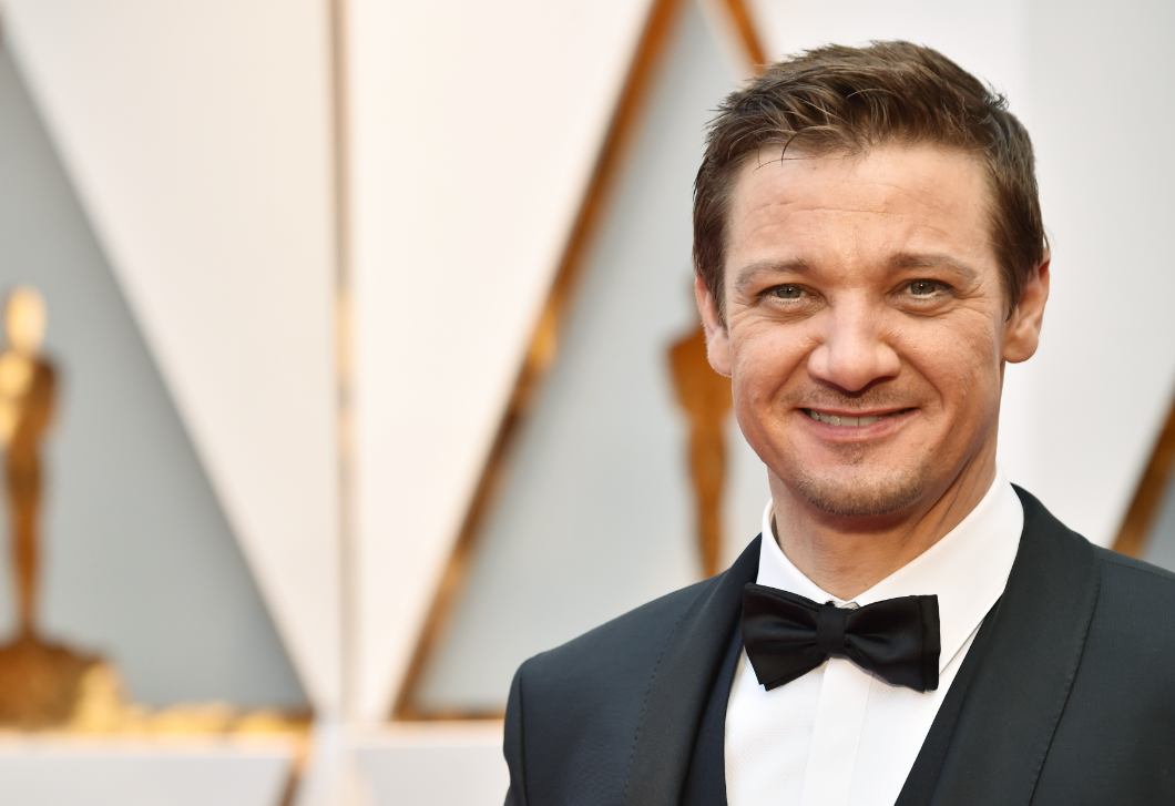 Friss információk, testvére nyilatkozott Jeremy Renner állapotáról