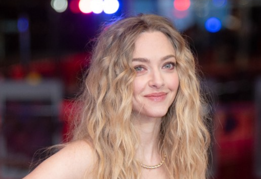 Ettől az egy rusztikus részlettől lesz igazán meghitt Amanda Seyfried vidéki hálószobája