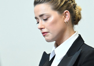 Amber Heard gyomorforgató történettel állt elő a tárgyaláson 