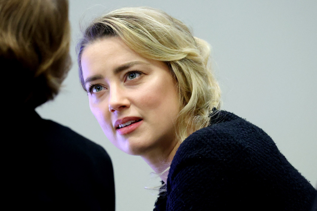 Amber Heard vesztésre áll, kétségbeesett lépésre szánta magát