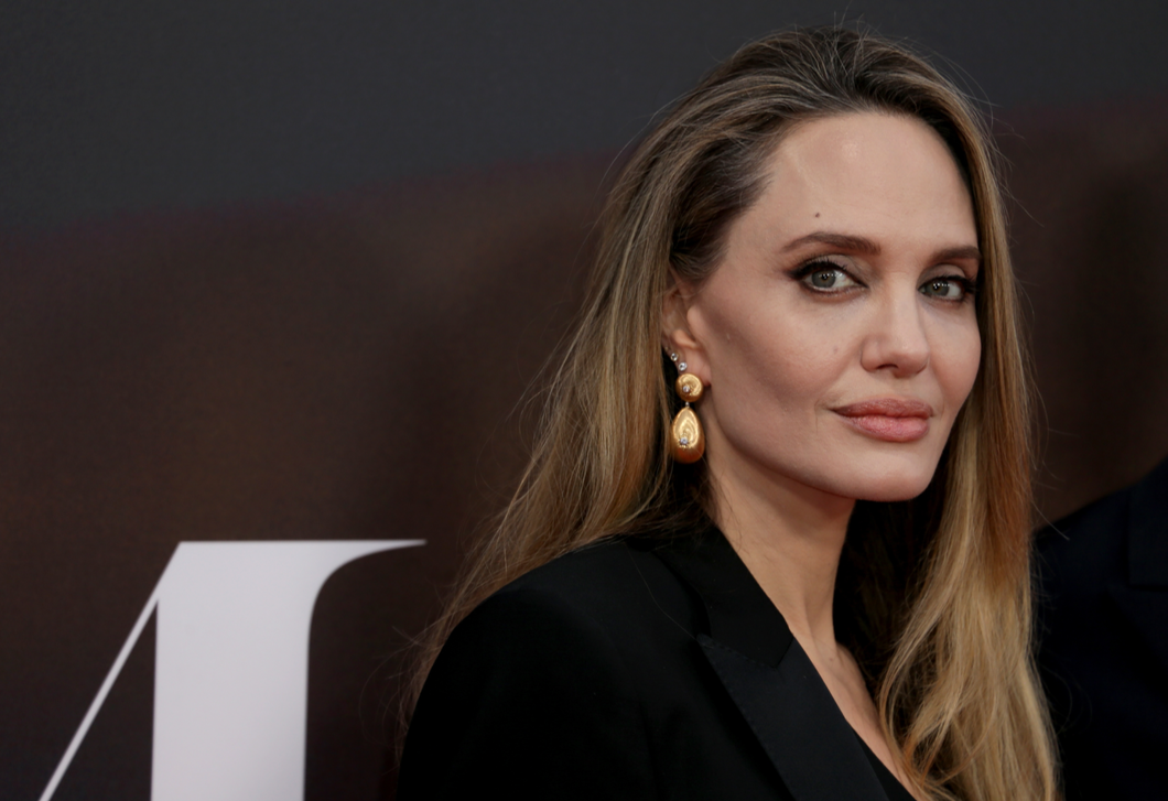 Angelina Jolie szerint így kell használni a szemceruzát a legdögösebb hatásért