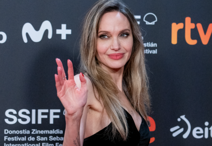 Angelina Jol...