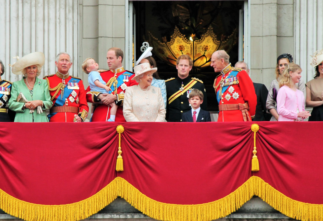 Itt vannak a legvadabb összesküvés-elméletek az angol királyi családról – egyik durvább, mint a másik