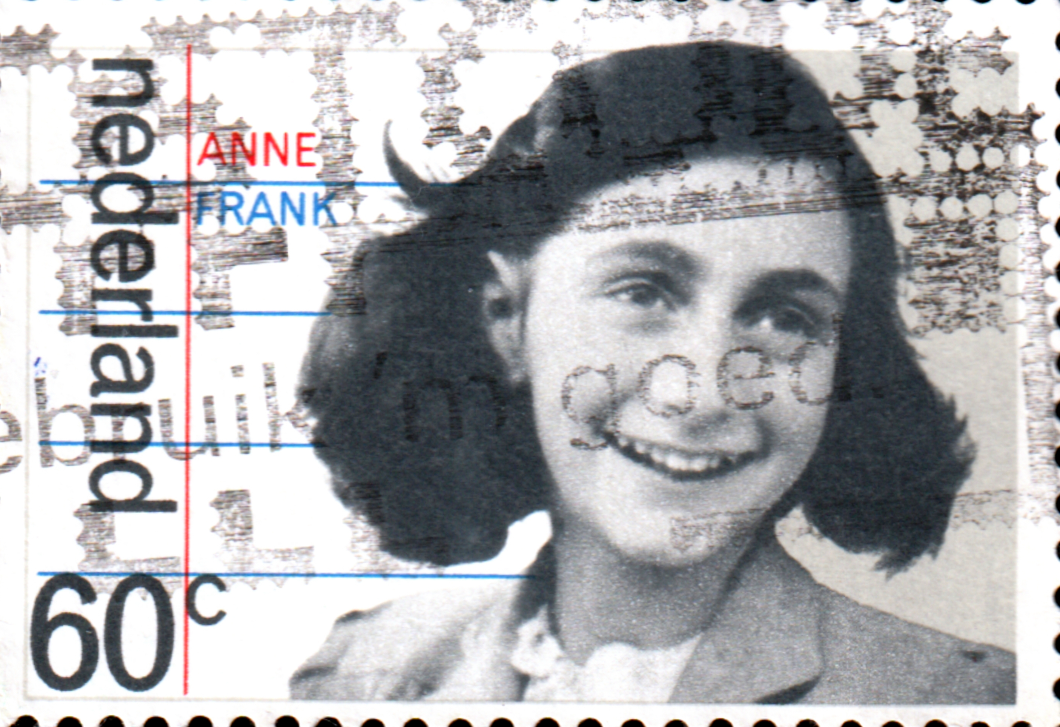 Felháborító: Anne Frank naplóját pornónak nyilvánították több iskolában
