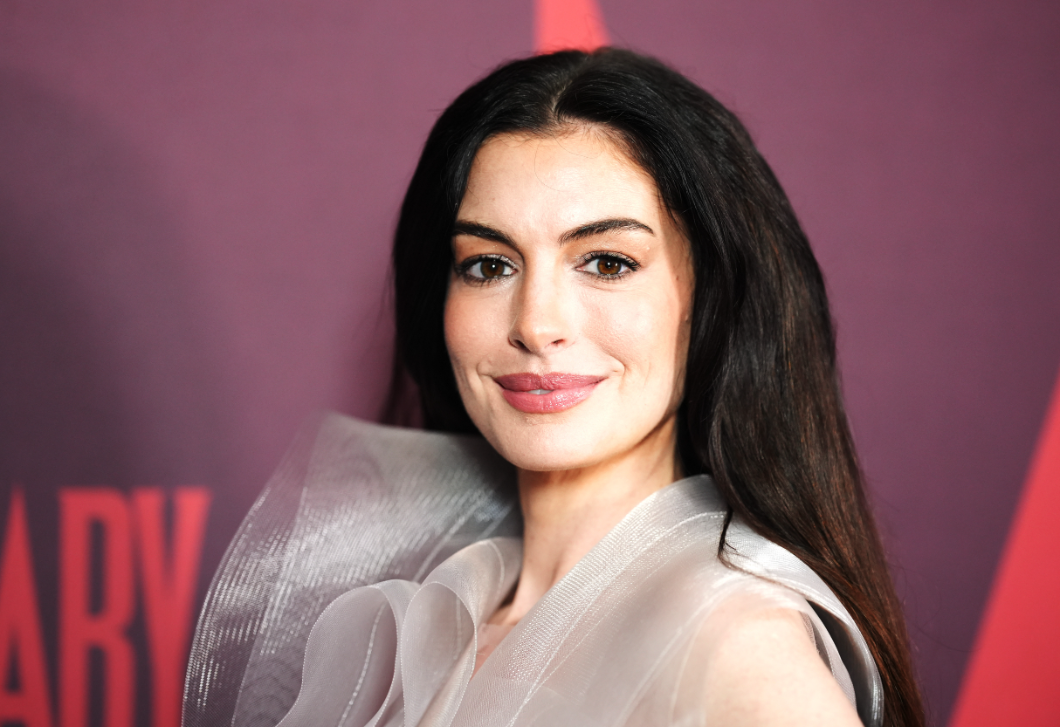 Anne Hathaway pikáns meztelenruhájáról beszél most mindenki – FOTÓK!