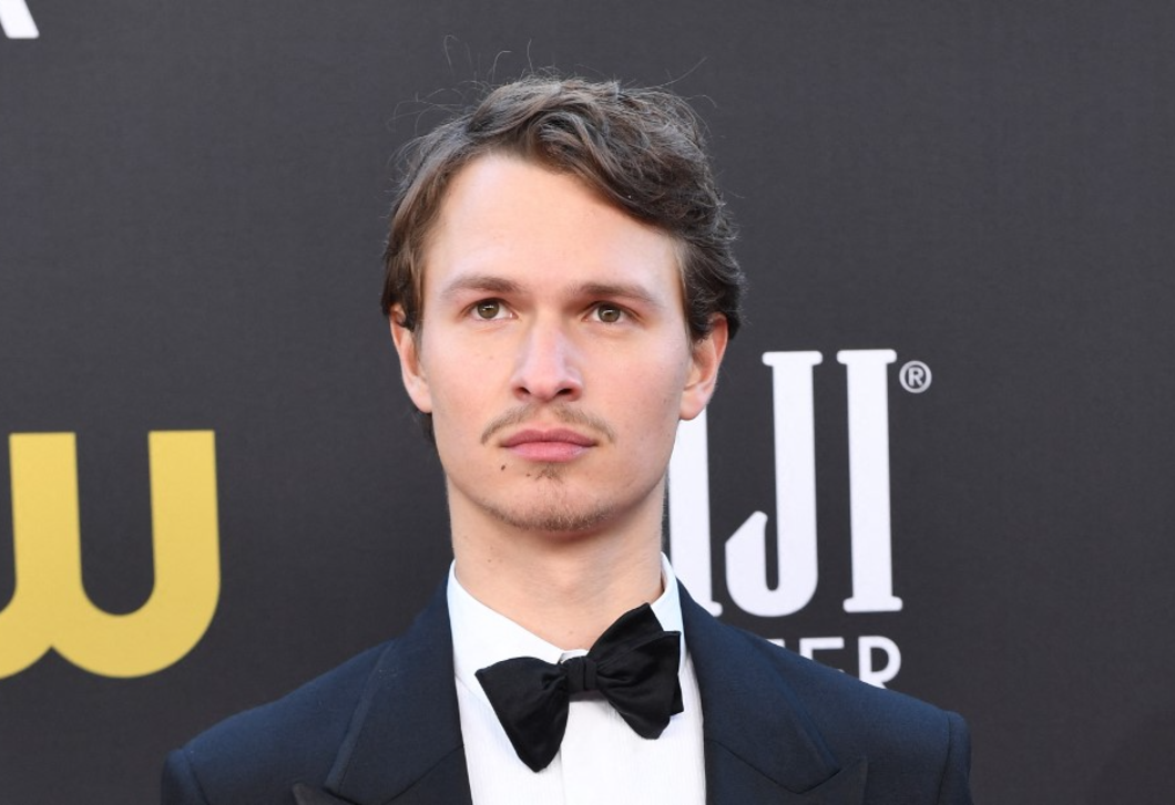 Hosszú idő után először lépett a nyilvánosság elé Ansel Elgort