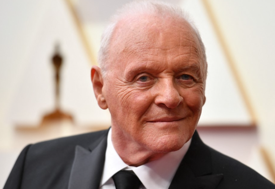 Nézz be Hannibal Lecter egyvonalú konyhájába! Anthony Hopkins és a természetes fa diadala