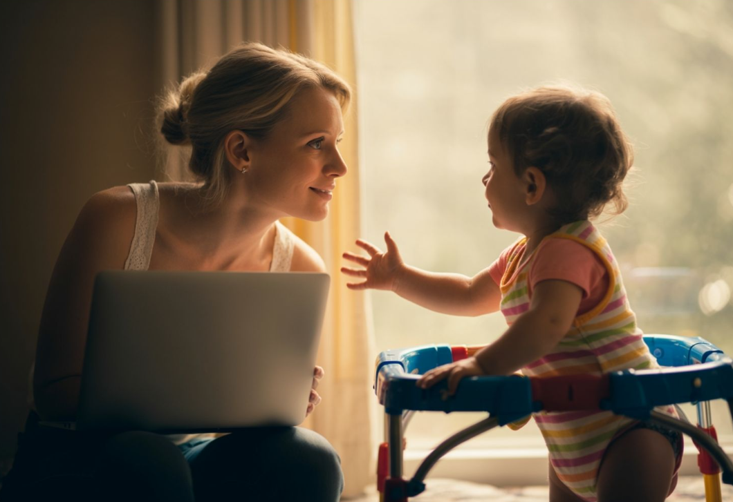 Miért olyan nehéz visszamenni dolgozni szülés után? 5 kapaszkodó anyáknak