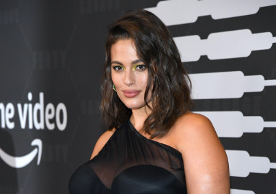 Most derült ki: Ashley Graham élete egy hajszálon múlt ikrei születésekor